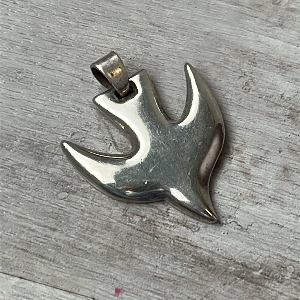 Stunning large james avery descending dove pendant